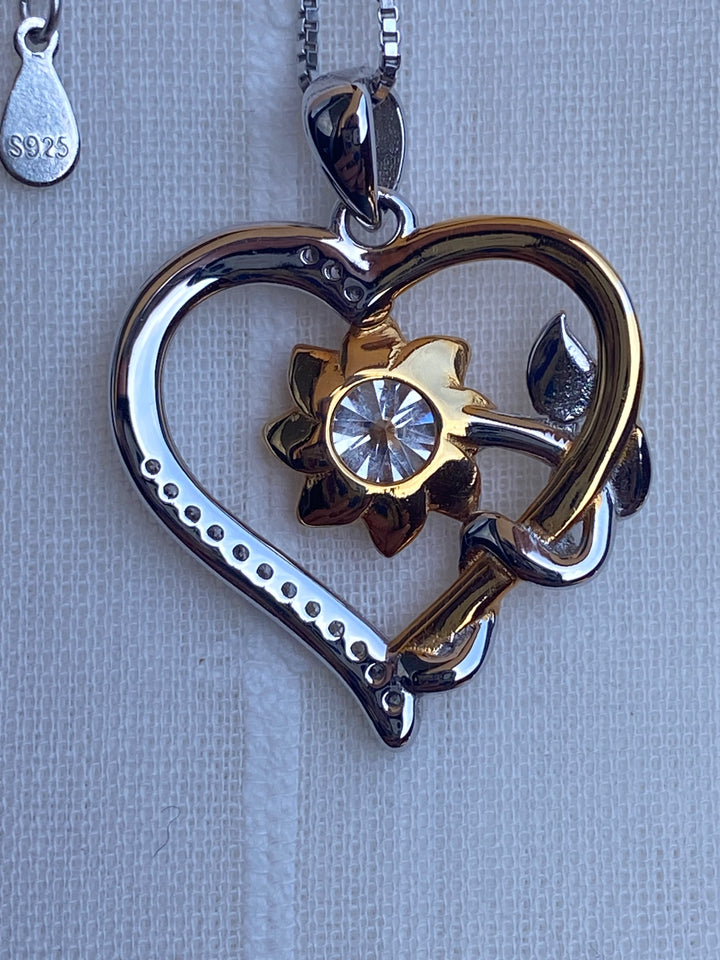 Sparkling 1.0CT Moissanite Diamond Valentine Heart Pendant Necklace – A Golden Flower of Love