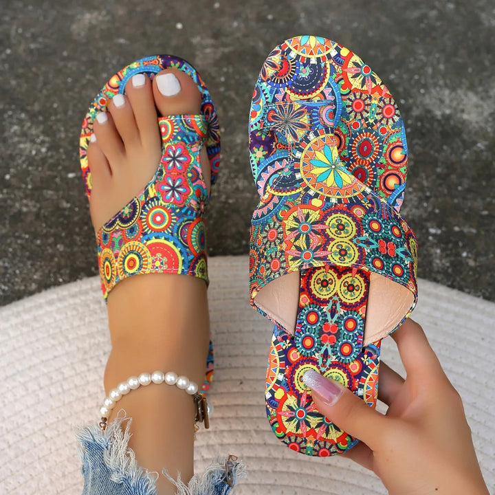 Boho Flower Flip Flop Sandals for Women – Lightweight, Flat Summer Slippers for Casual Days or Home Wear