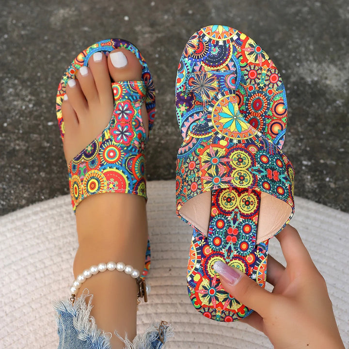 Boho Flower Flip Flop Sandals for Women – Lightweight, Flat Summer Slippers for Casual Days or Home Wear