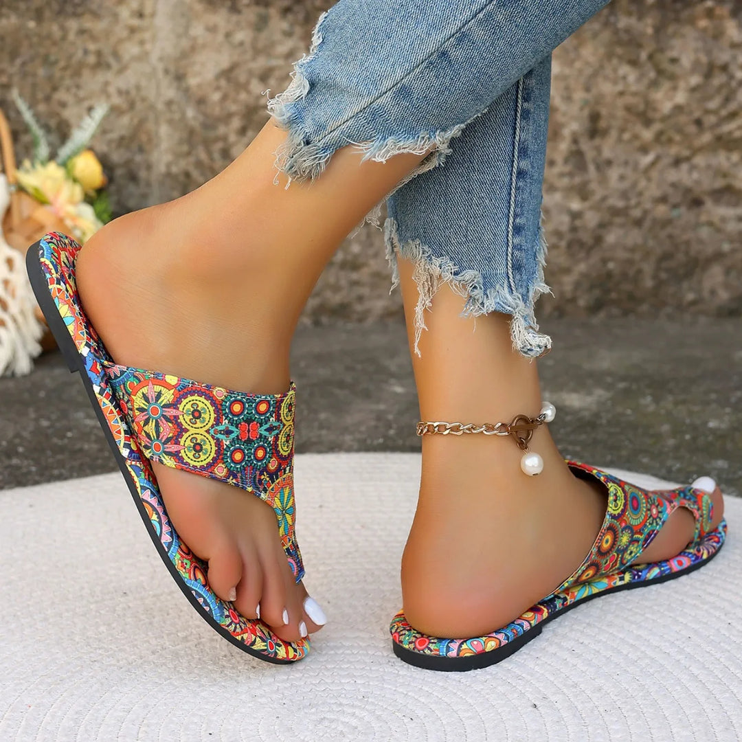 Boho Flower Flip Flop Sandals for Women – Lightweight, Flat Summer Slippers for Casual Days or Home Wear