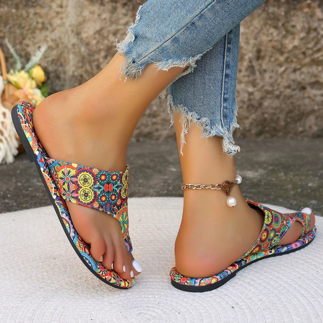 Boho Flower Flip Flop Sandals for Women – Lightweight, Flat Summer Slippers for Casual Days or Home Wear